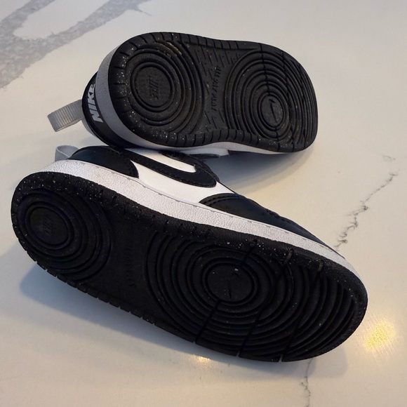 Nike Dunks- size 8C - Picture 4 of 5